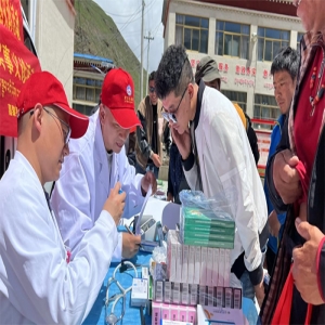 黨恩照邊疆　愛心暖嘉黎——西藏阜康醫院與嘉黎縣人民醫院醫聯體參與“六下鄉”活動
